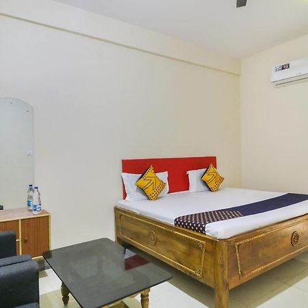 Spot On 68151 Prafulla Palace Hotel Jatani Екстериор снимка