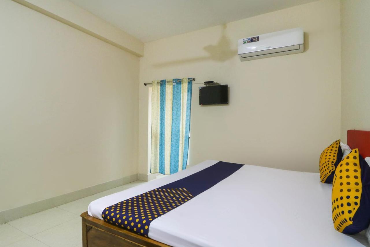 Spot On 68151 Prafulla Palace Hotel Jatani Екстериор снимка