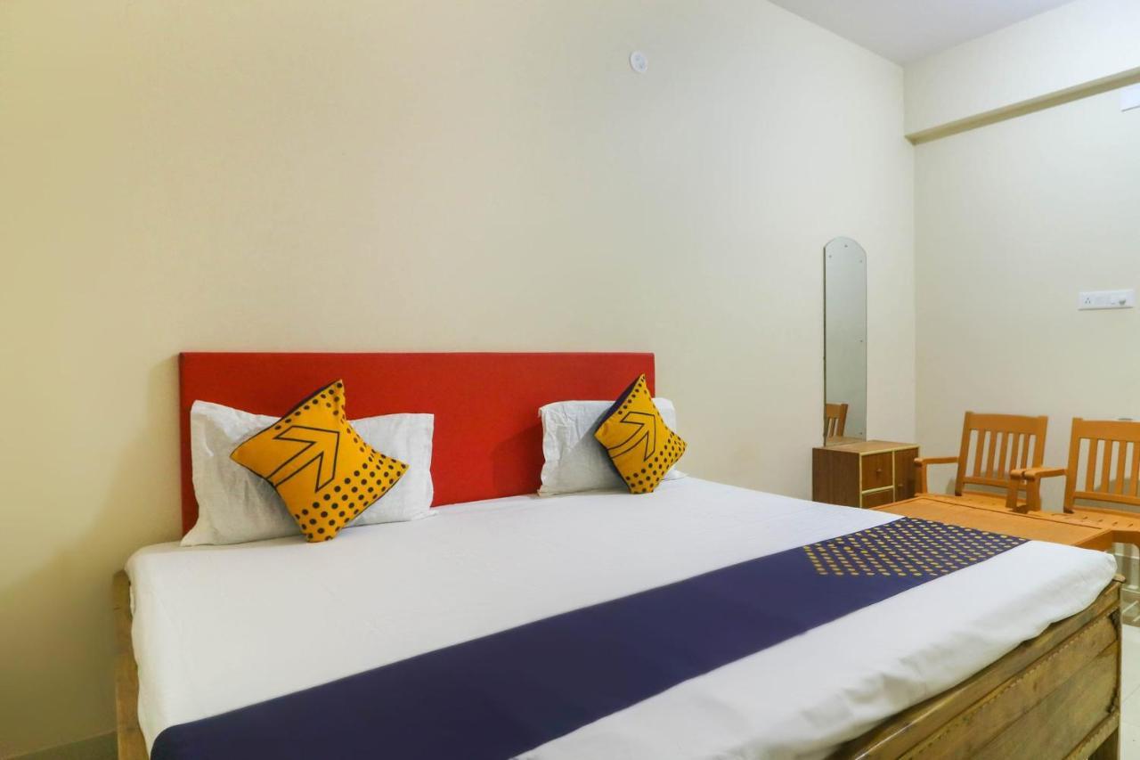Spot On 68151 Prafulla Palace Hotel Jatani Екстериор снимка