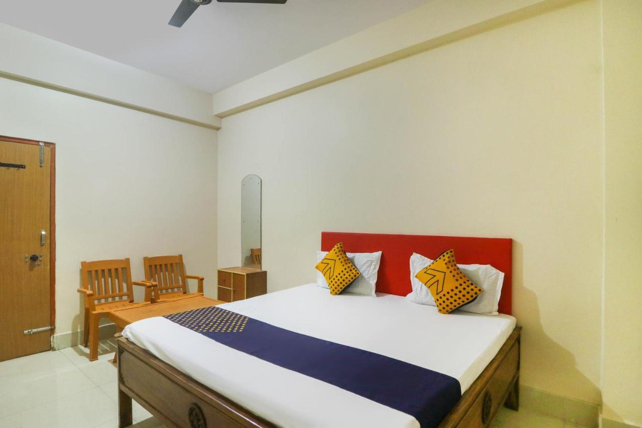 Spot On 68151 Prafulla Palace Hotel Jatani Екстериор снимка