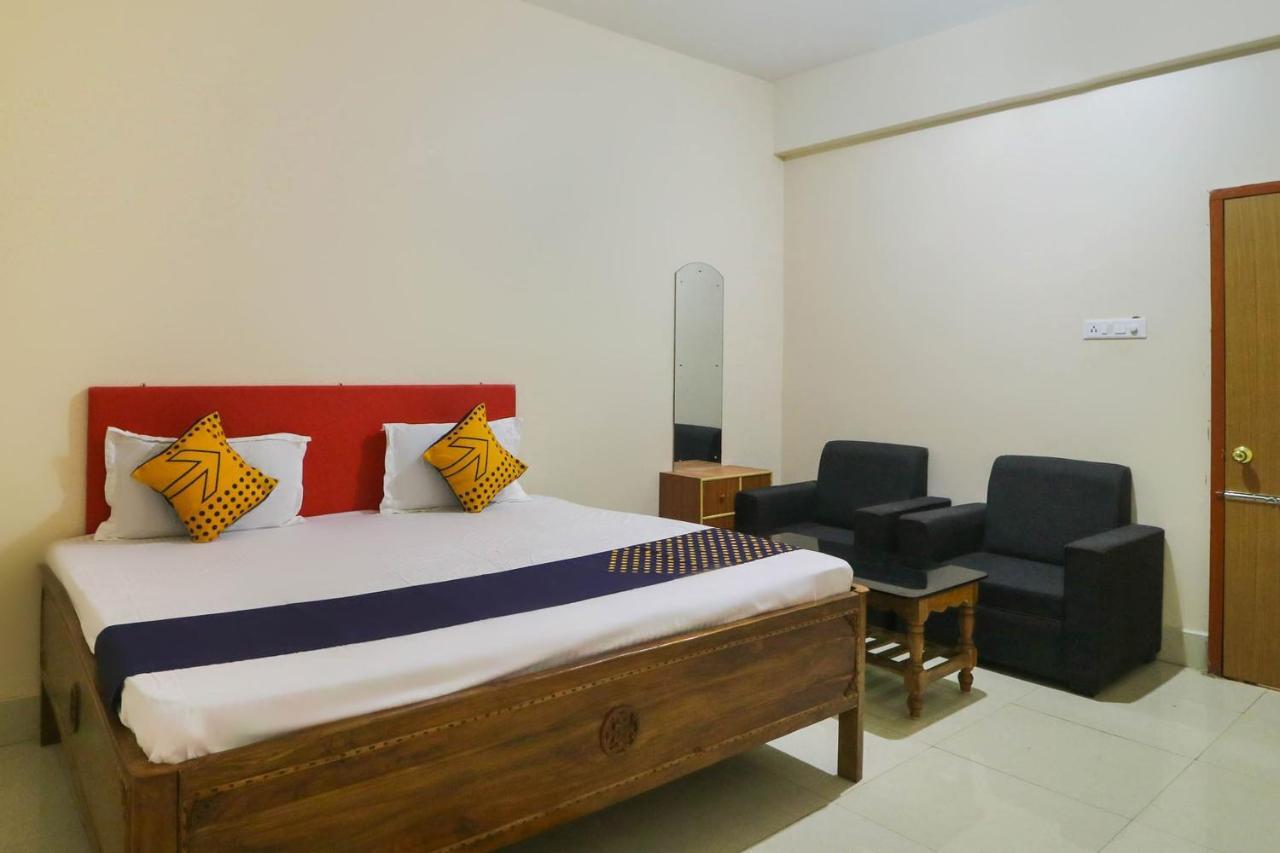 Spot On 68151 Prafulla Palace Hotel Jatani Екстериор снимка