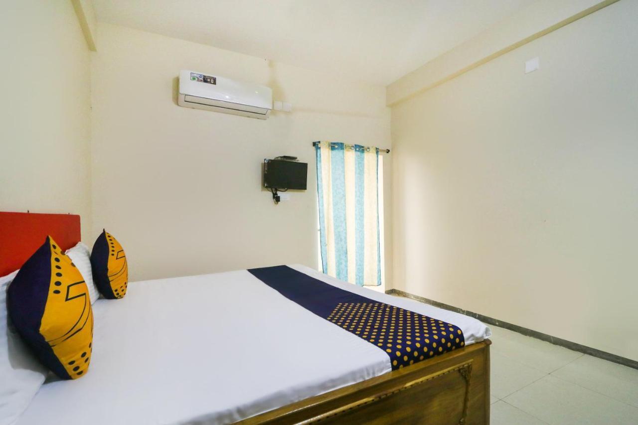 Spot On 68151 Prafulla Palace Hotel Jatani Екстериор снимка