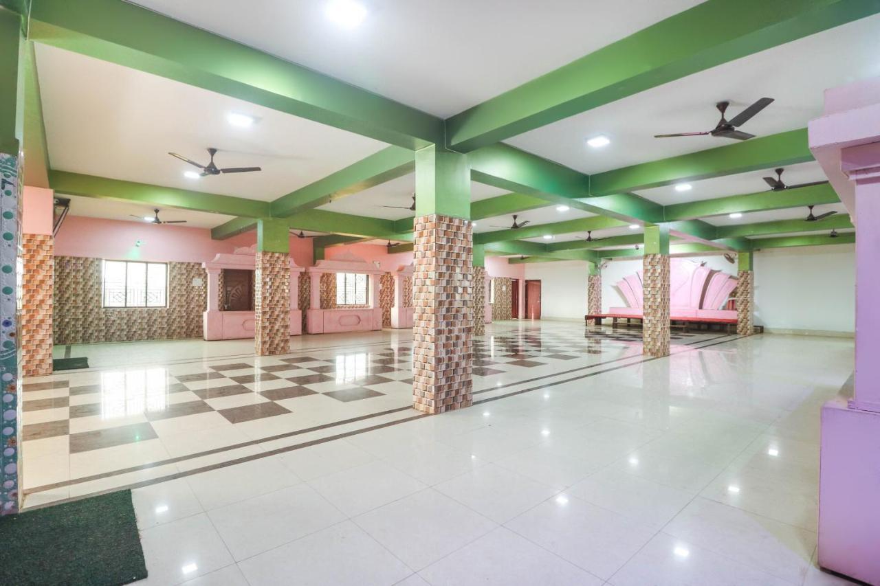 Spot On 68151 Prafulla Palace Hotel Jatani Екстериор снимка