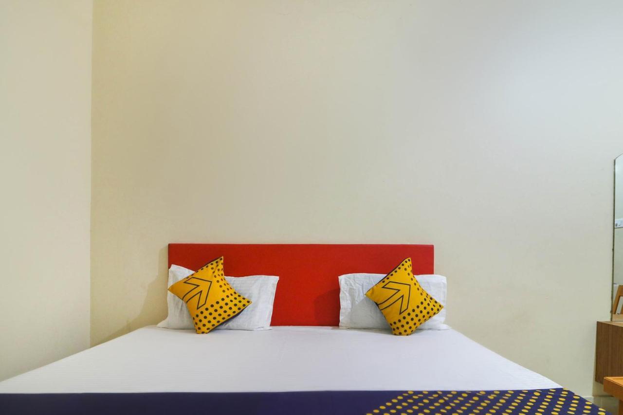 Spot On 68151 Prafulla Palace Hotel Jatani Екстериор снимка
