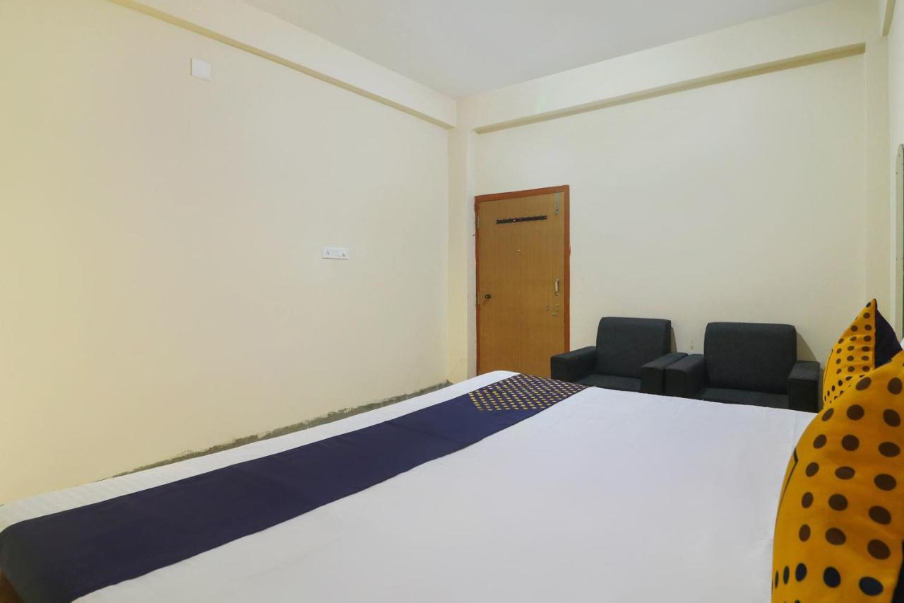 Spot On 68151 Prafulla Palace Hotel Jatani Екстериор снимка